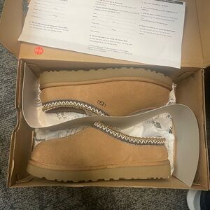 Brand new size 7 UGG Tasman